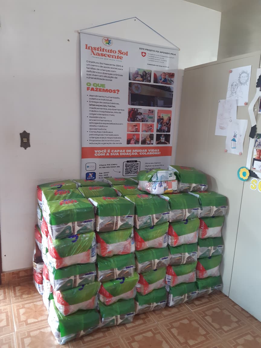 Alimentos arrecadados com parceiros solidários